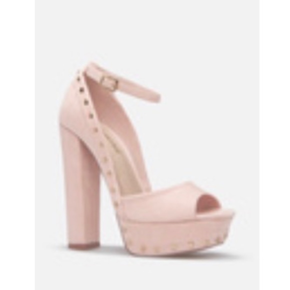 Shoes - Picture 4 of 5